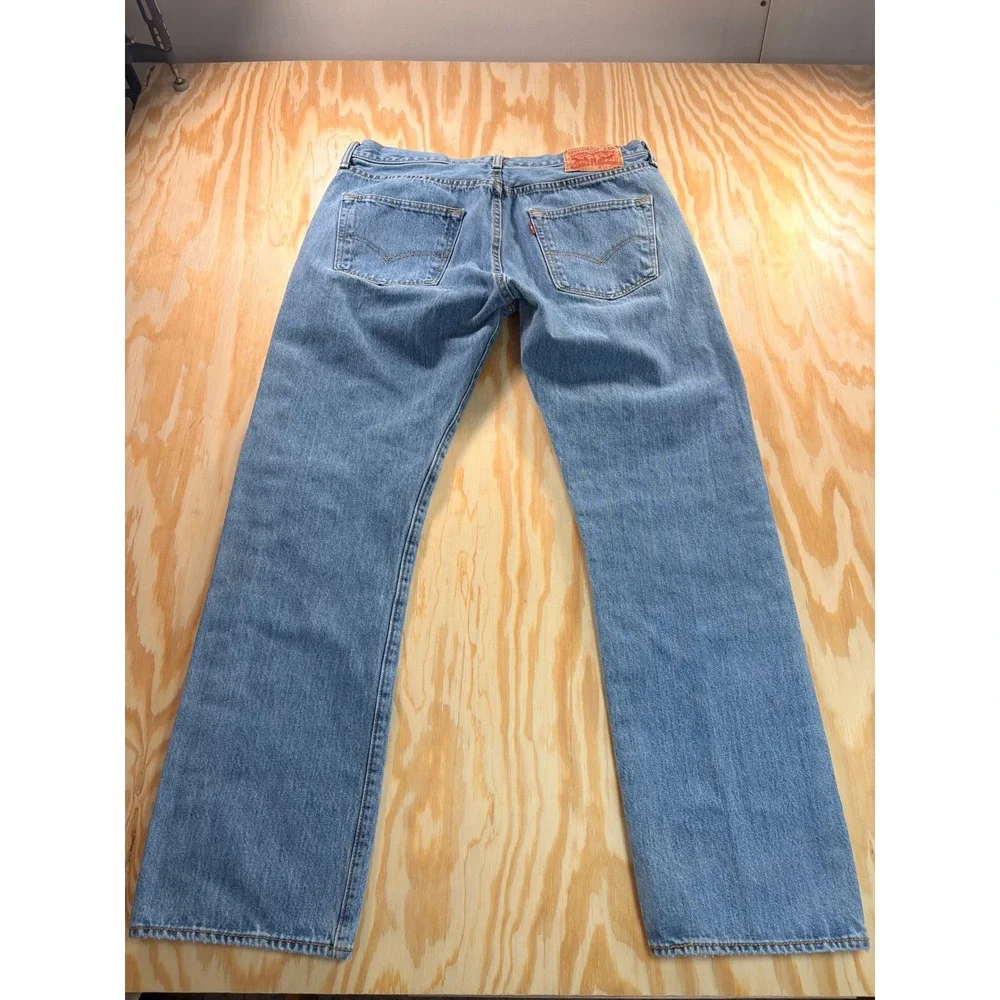 Levis 501 Original Fit Jeans Mens 34x30 Blue Medium Wash Straight Leg Button Fly
